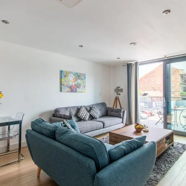 Beautiful 1 Bedroom Apartment with parking in Gloucester Docks – hotel w mieście Gloucester