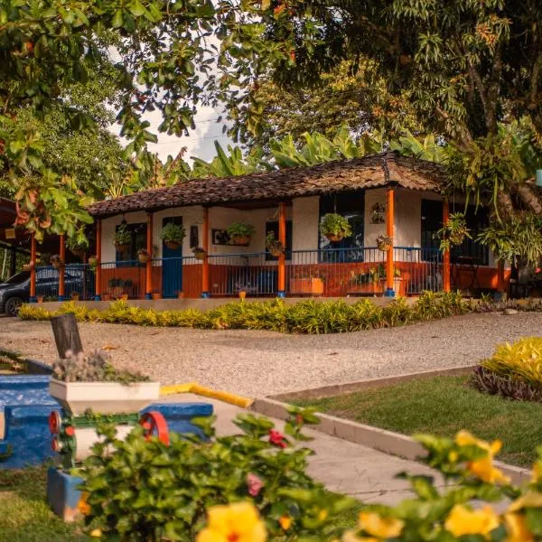 Hotel Mi Monaco, hotel v destinaci Pueblo Tapao