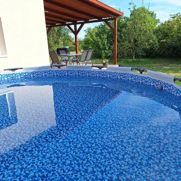 Gyümölcsös Vendégház, Poroszló, Tisza-tó - Fruit Orchard Guest House, Poroszló, Lake Tisza, hotel in Poroszló