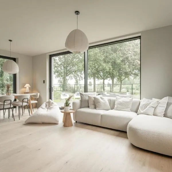 Vakantie aan de Maas - Vakantiewoning Neerhof, hotel in Kinrooi