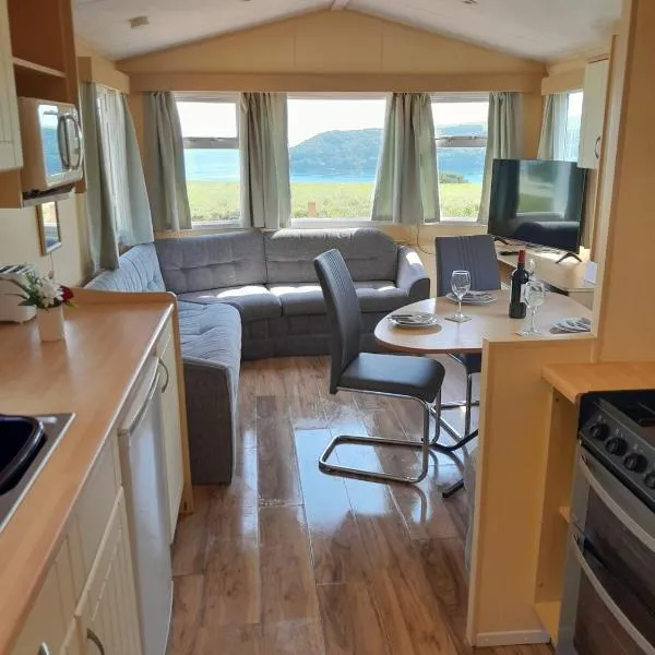 Penlee view Hawkins Battery Holiday Park, hotel di Kingsand
