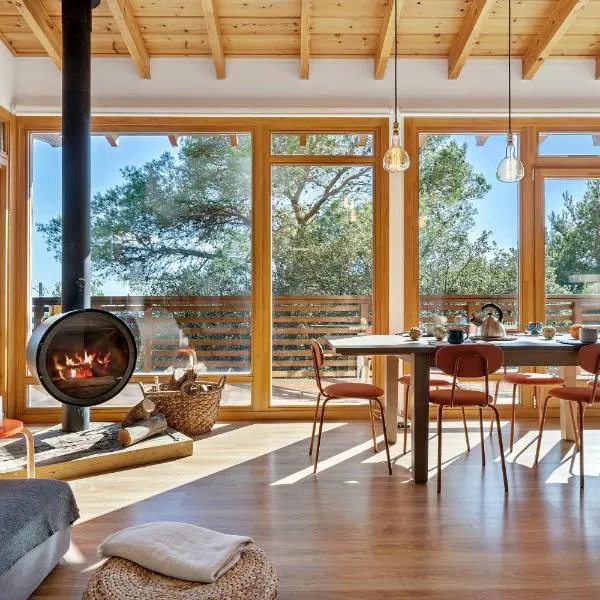 Casa nórdica en el bosque con vistas al mar, hotel a Mont-ral