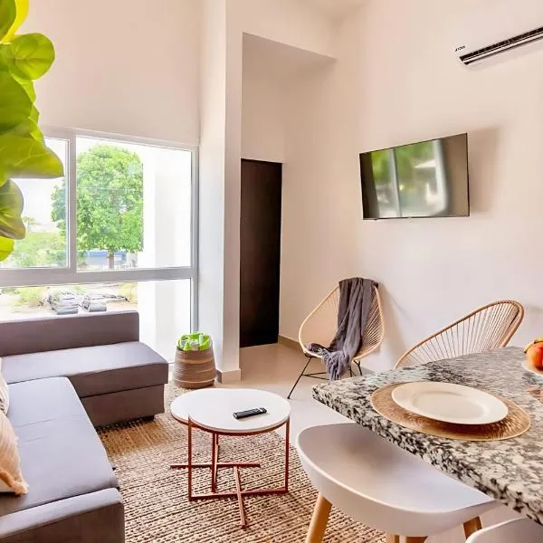 Modern 2BR Condo - minutes from Jaco Beach - PRIME location, hotel din Jacó