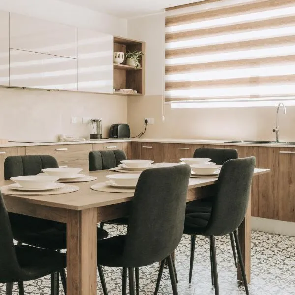 B5 The Palm Court Apartment, hotel in St Paul's Bay