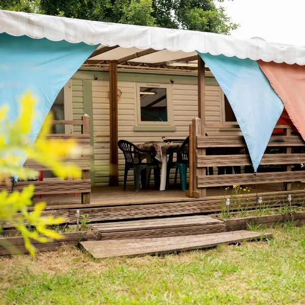 Mobil-home climatisé, camping 3étoiles, 5 min du Lac et à 15 min de Mimizan-Plage, hôtel à Sainte-Eulalie-en-Born