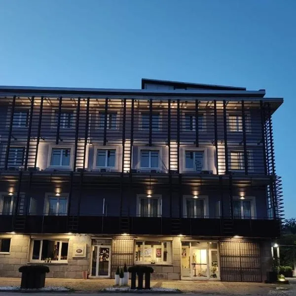 Hotel San Francesco, hotel Borgomaneróban