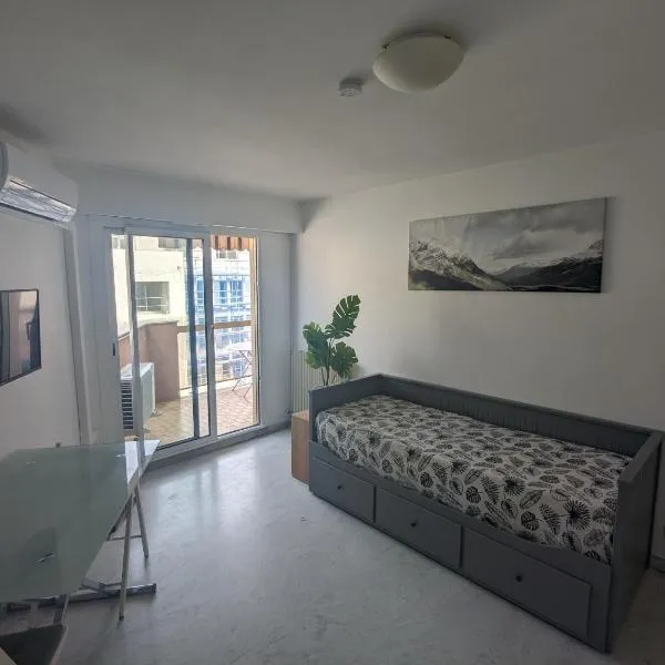 Vue dégagée, emplacement idéal, climatisé, hotel v Mentonu