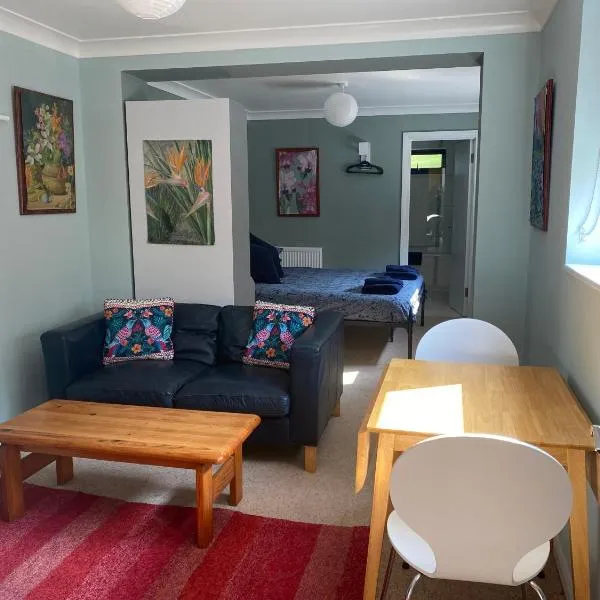 Relaxing one bed studio, hotel in Shoreham-by-Sea