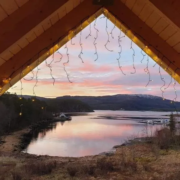 Hus ved sjøen 4 soverom 10 gjester, hotel v destinaci Salsbruket