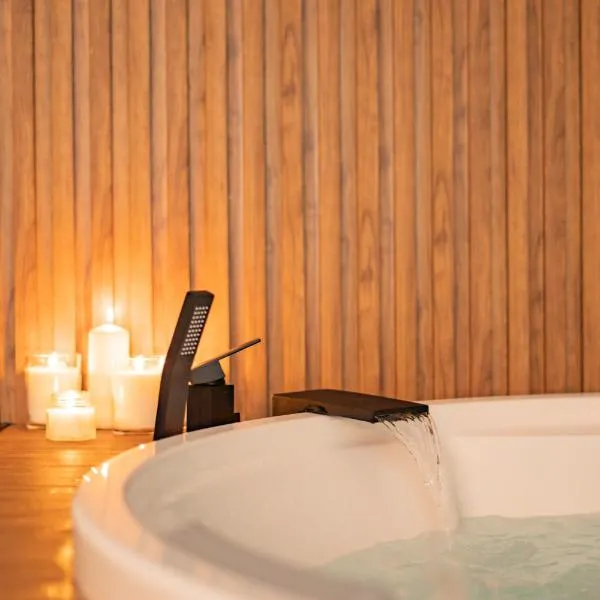 Domus Suite Herculaneum jacuzzi, hotel u gradu Erkolano