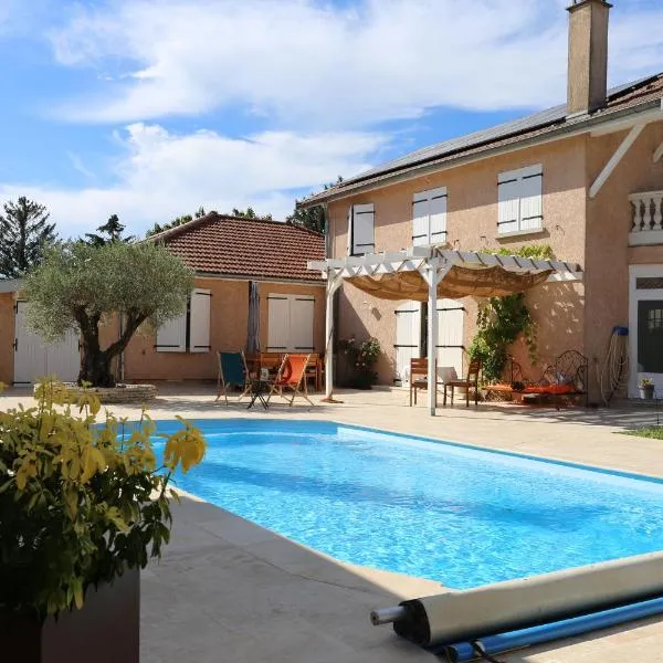 Les chambres de la Dombes, hotel v destinaci Pizay