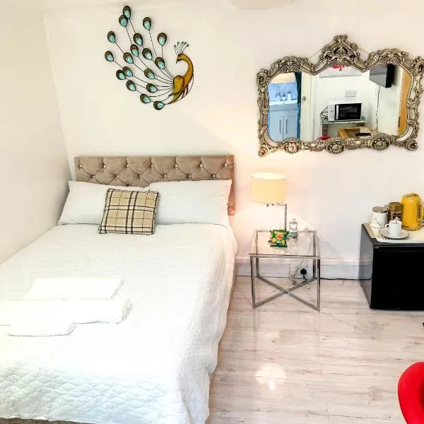 Luxury En-Suite Room in Prime Solihull Town Centre Location, hotel in Solihull