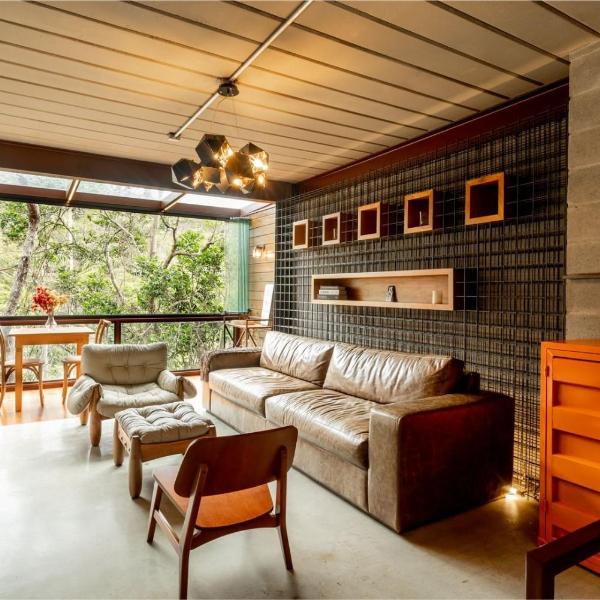 Triplex com Design Industrial em Itaipava | AIR A2