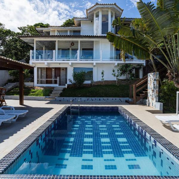 Mansão c/ Piscina a 400m da Praia Brava|Casa Ayana