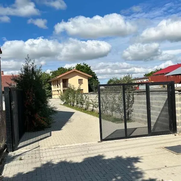 Penzion Baffi, hotel v destinaci Topoľníky