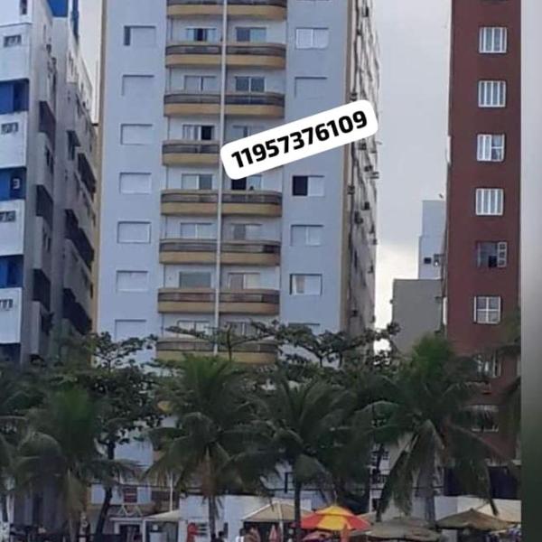 Apartamento mobiliado prédio frente ao mar