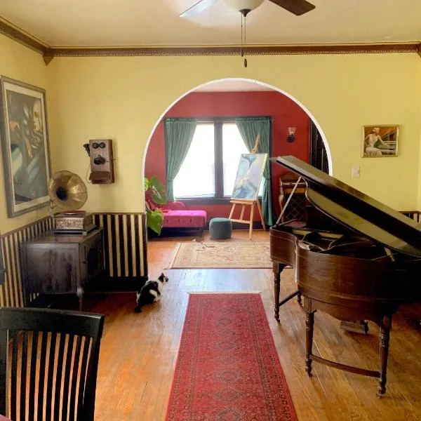 Dr. Yaple's Art Deco House, hotel in Lafayette