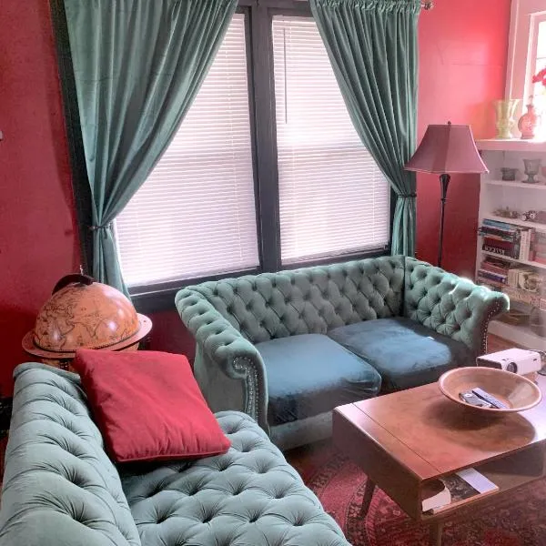 Dr. Yaple's Art Deco House, hotel in Lafayette