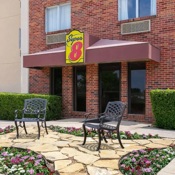 Super 8 by Wyndham Grapevine/DFW Airport Northwest, hotel a Grapevine