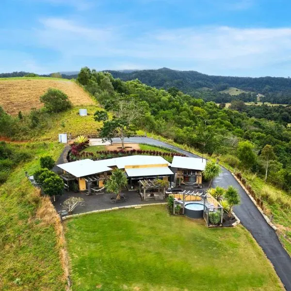 Mayan Farm House and Villas, Kin Kin, hotel in Kin Kin