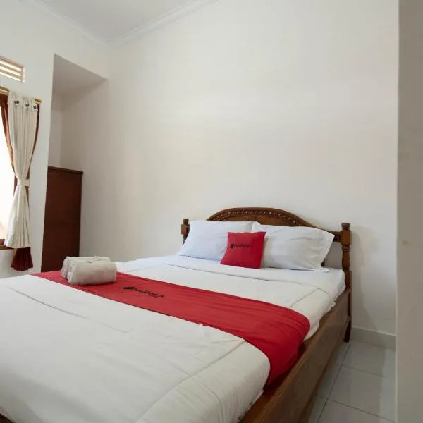 RedDoorz near Buleleng Harbour 2, hotel v destinaci Singaraja