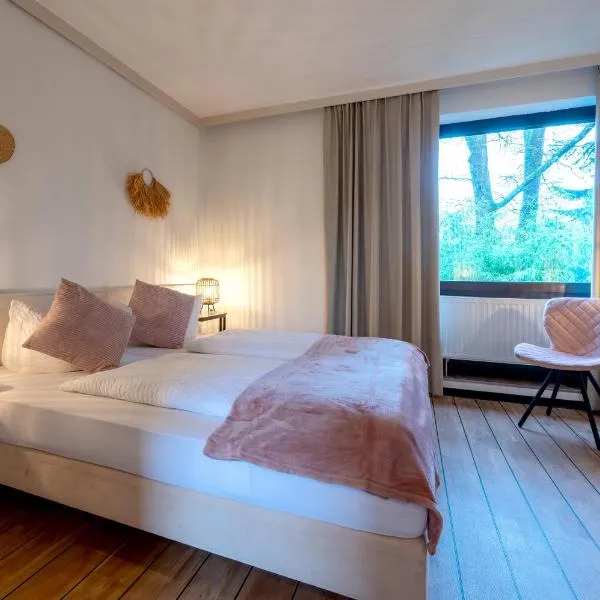 Hotel Waldkur, hotel v destinaci Leer