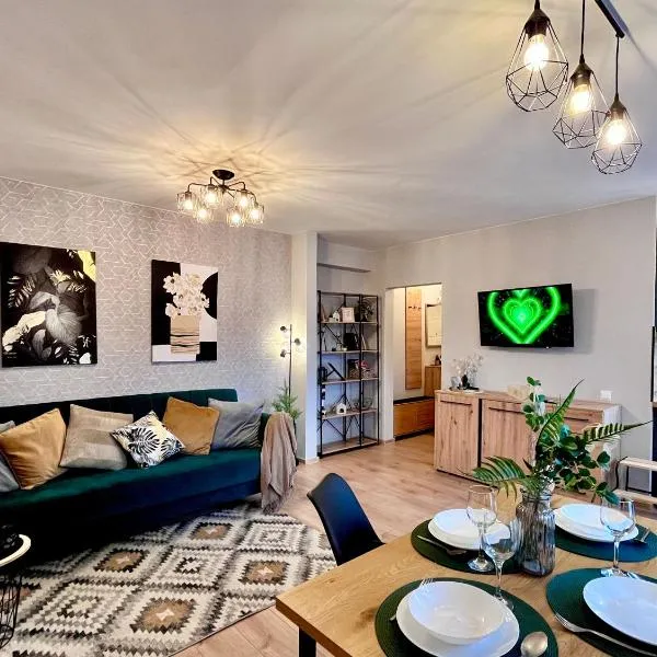 New Stylish Apartment City Center Self Check-In, hotel a Narva