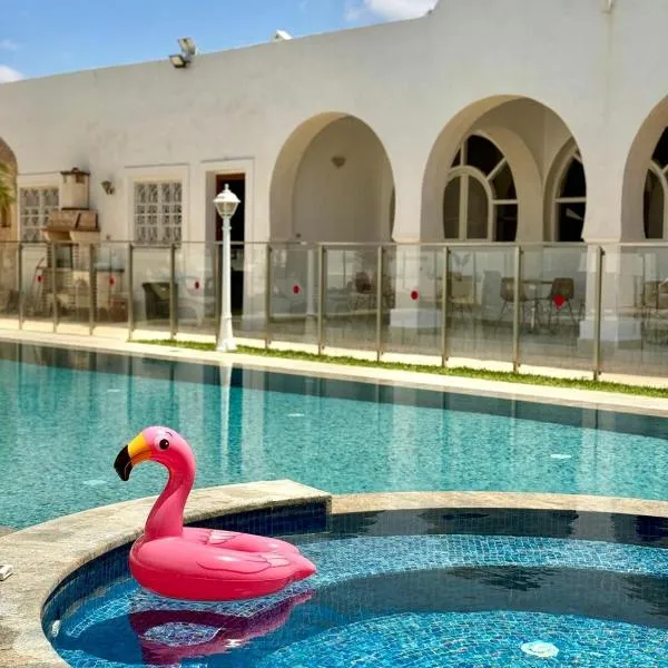 Menzel Yahia, hotell sihtkohas Houmt El Souk