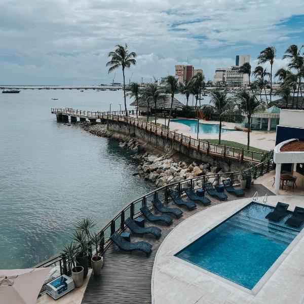 Conforto e Vista Maravilhosa no Hotel Iate Plaza