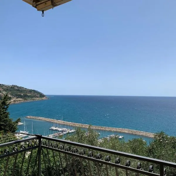 Ella Home, hotel in San Lorenzo al Mare