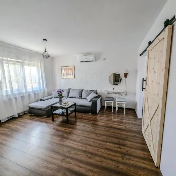 Kuća za odmor Fjaka, hotel v destinaci Sotin