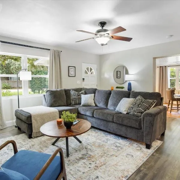 The Canopy on 10th - Game Room , Pets , Pergola, hotel a Gainesville