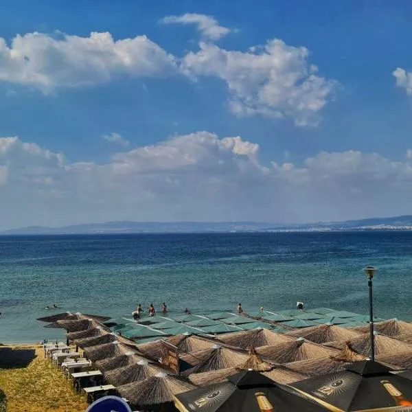 Veranda Rooms to Let, hotel a Néoi Epivátai