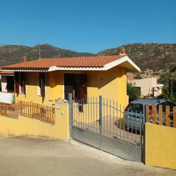 Casetta Anna y nietos, hotel in Solanas