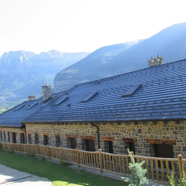 Villa Russell Hotel&Apartments, hotel v destinaci Torla