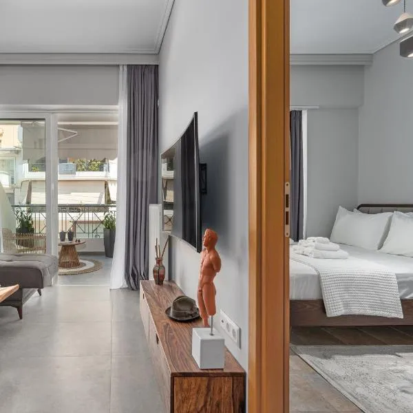 Luxurious Coastal Retreat in Central Glyfada, hotel sa Athens