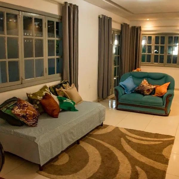 Casa c otima localizacao em Teixeira de Freitas-BA, hotel v destinaci Teixeira de Freitas