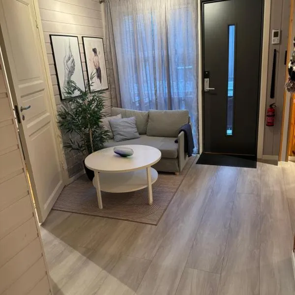 Very centrally located apartment with free parking, hotel v destinaci Tromsø