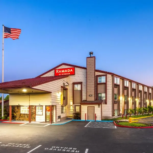 Ramada by Wyndham Medford Airport North, hotel v destinaci Medford