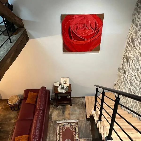 Gîte Charmant La Combette, hotel em Thouron