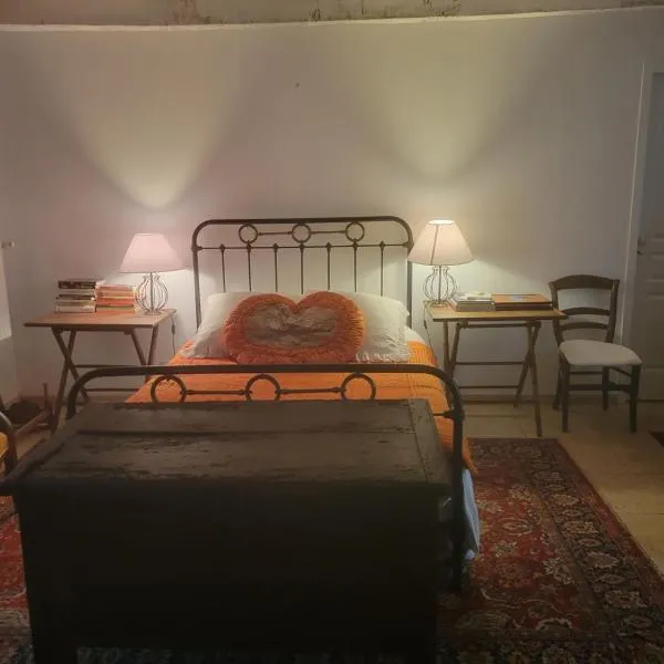 Chambre de charme, hotel v destinaci Quatre-Routes