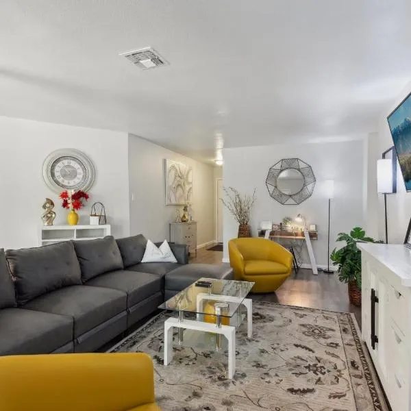 Modern Rental Near Medical Center, Six Flags, UTSA, La Cantera, Lackland AFB, hotel v destinaci San Antonio