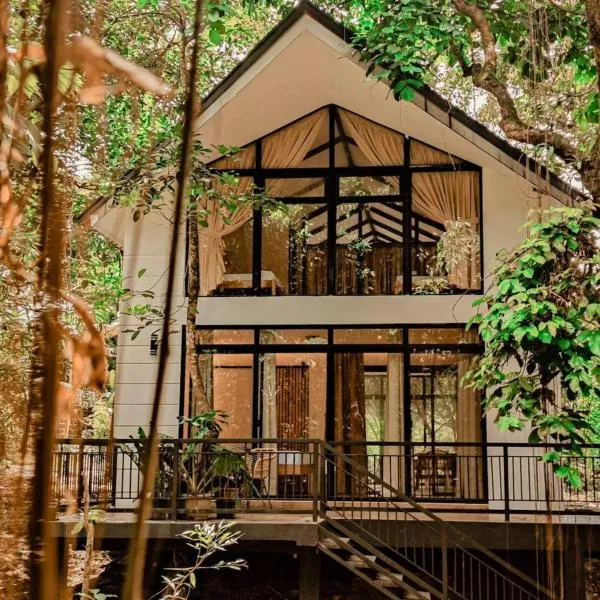 Kaliraya Surf Kamp by Eco Hotels、Cavintiのホテル