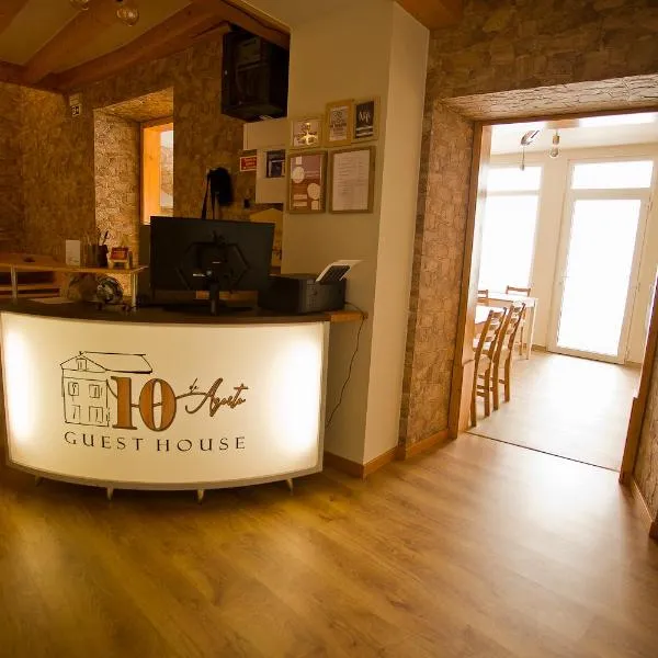 Guest House 10 de Agosto, hotel v destinaci Figueira da Foz