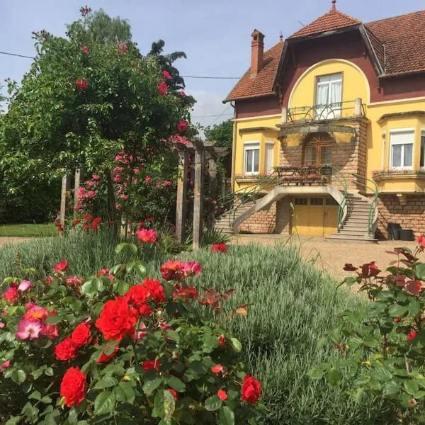 Bourgogne grande maison avec jardin à la française, hotel a Pontailler-sur-Saône