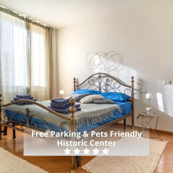 HISTORIC CENTER VIEW - 2 minutes from the Castle & Private Free Parking- Fast Wifi Historical Palace, hotel in Trento