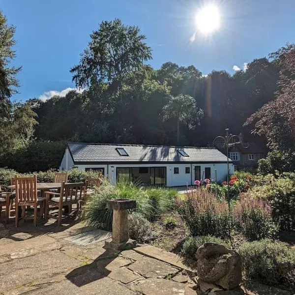 The Cowshed, hotel in Godalming