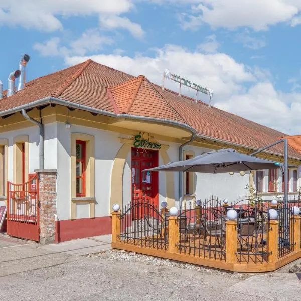 100 Éves Fogadó, hotel v destinaci Szatymaz