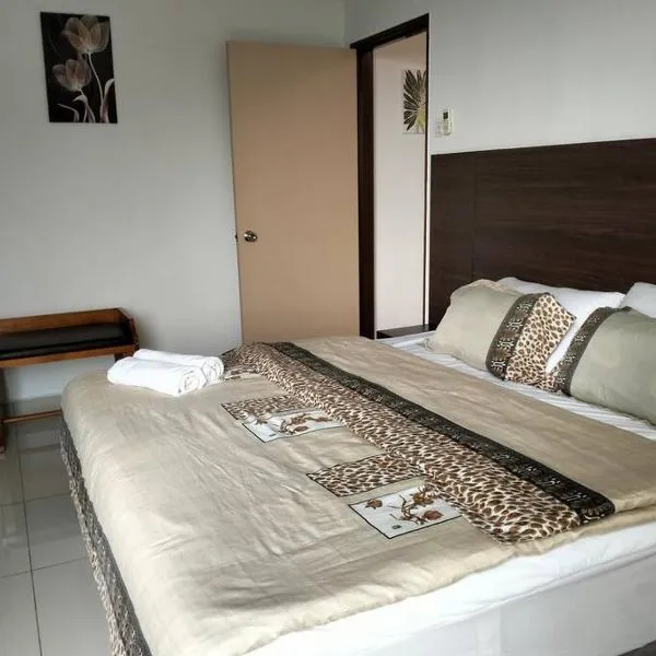 Marina Heights Home Suite Teluk Batik, hotel v destinaci Lumut