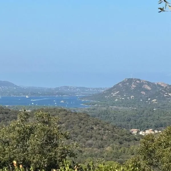 Neuf , Suite avec kitchenette dans bergerie moderne vue mer et montagne, hotel in Porto-Vecchio